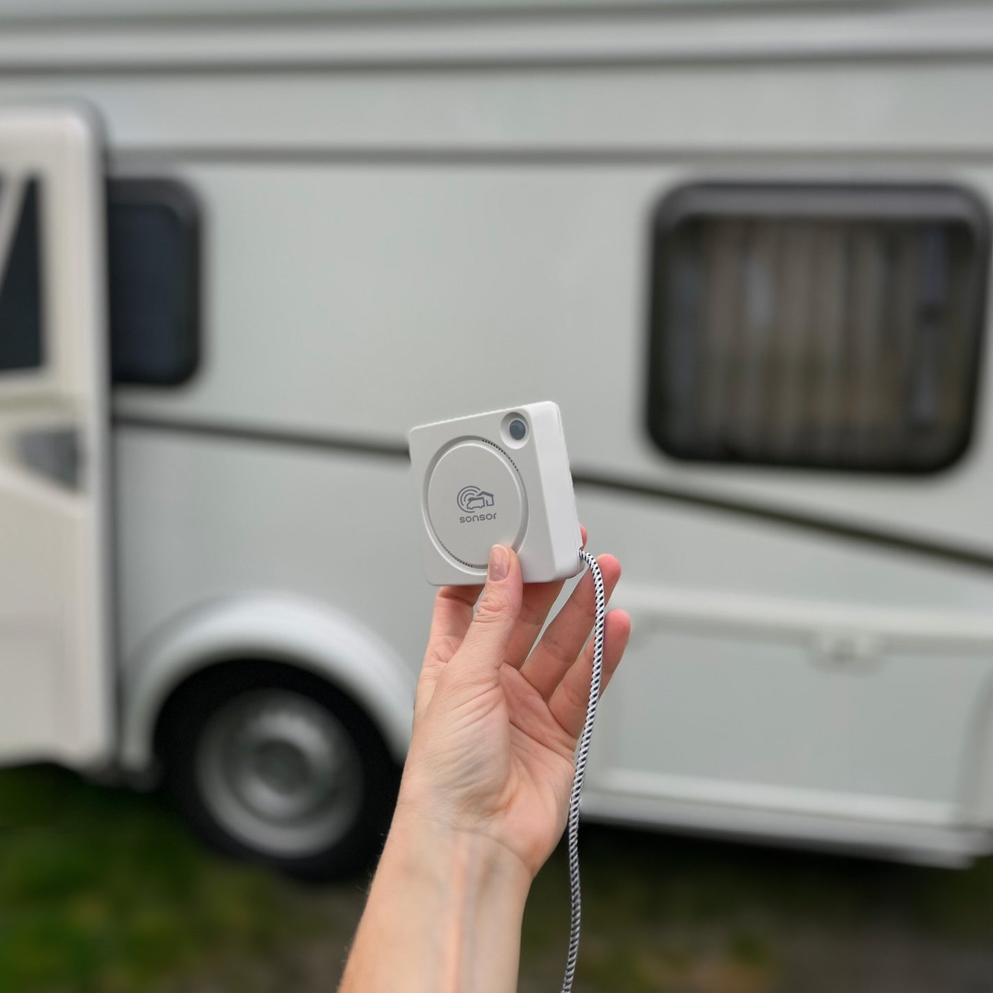 sonsor mobile Alarmanlage inkl. Mobilfunk, WLAN, GPS & Raumklima-Sensoren