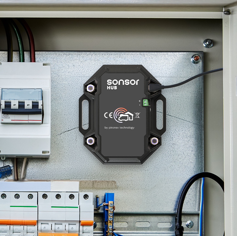 sonsor hub montiert Stromkasten