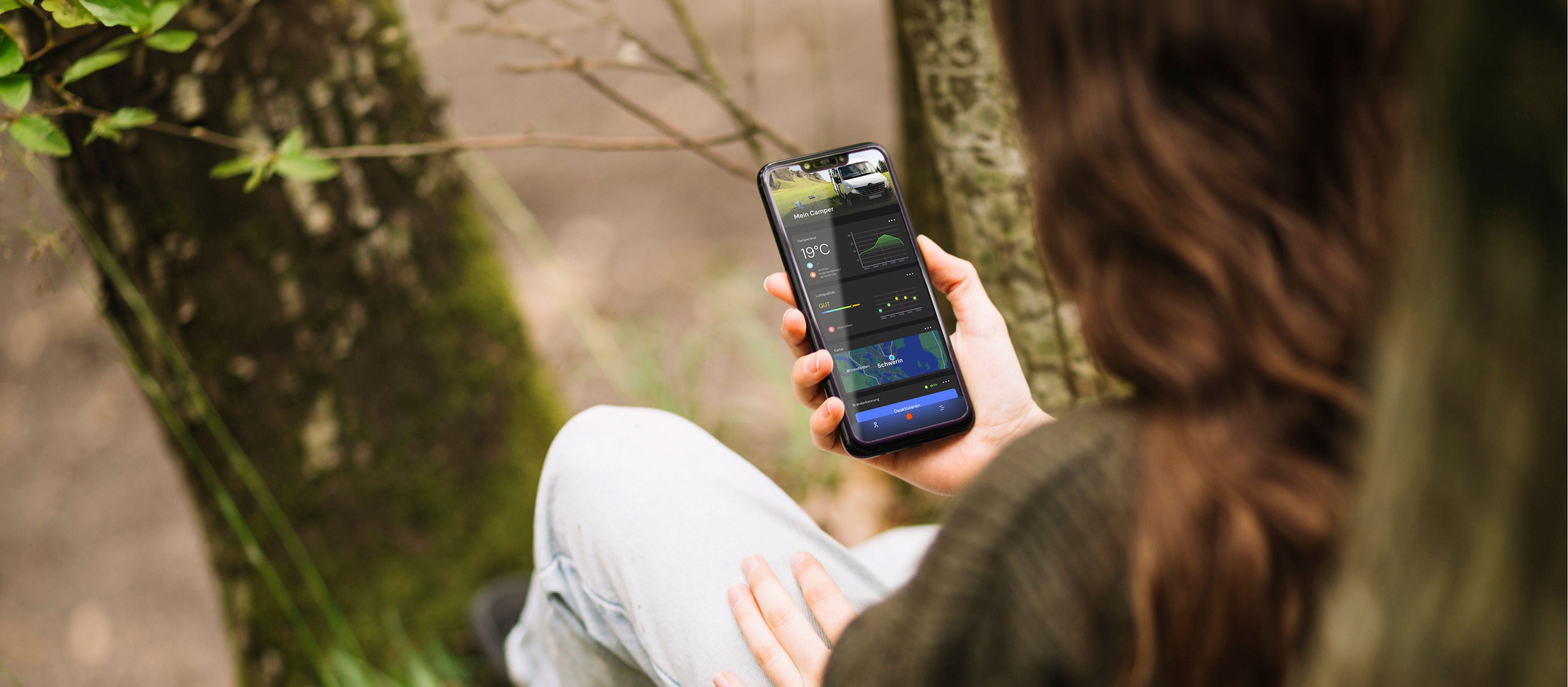 Frau mit Sonsor App