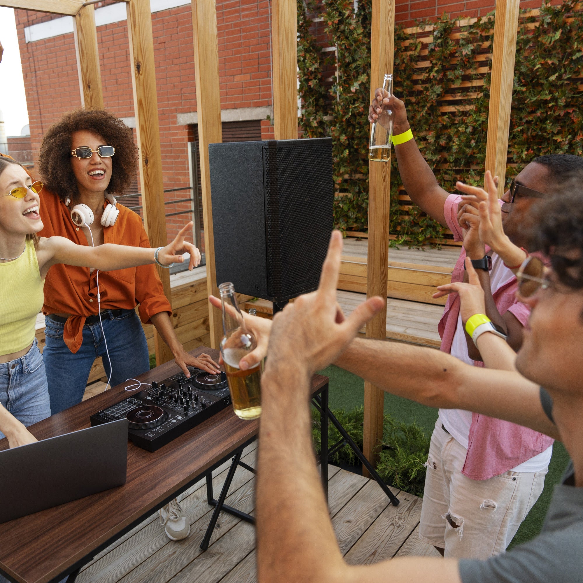 Junge Menschen laute Party