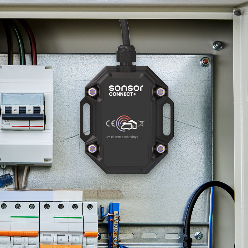 sonsor connect+ montiert Stromversorgung